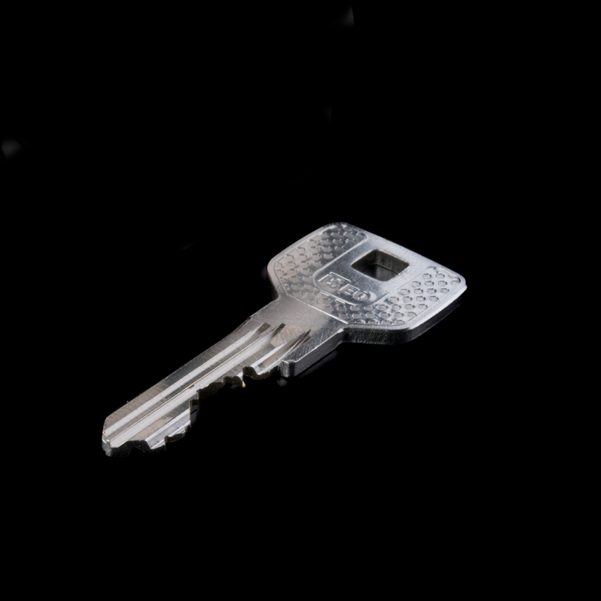 Chave Iseo F7 dentada com perfil personalizado A7